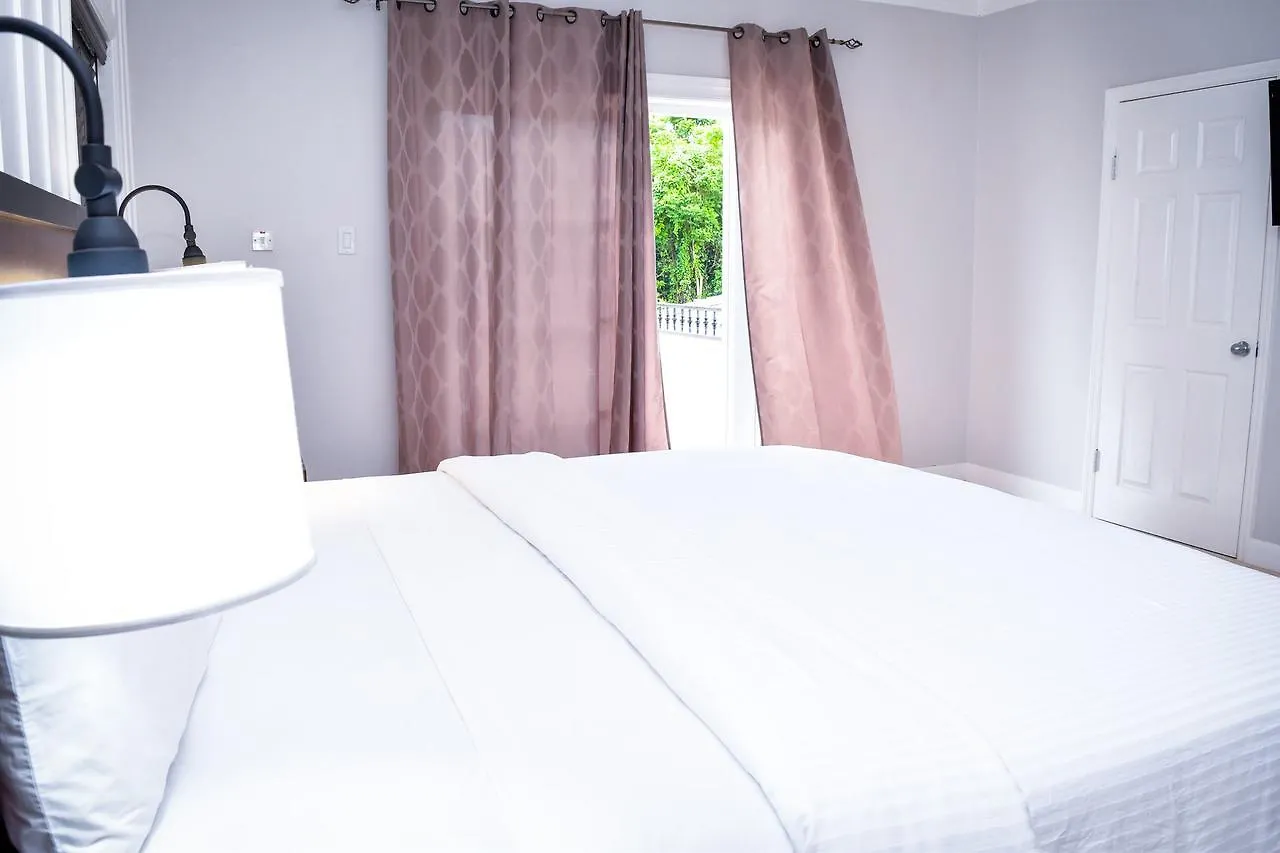 Jamgolia Place Mandeville Bed & Breakfast