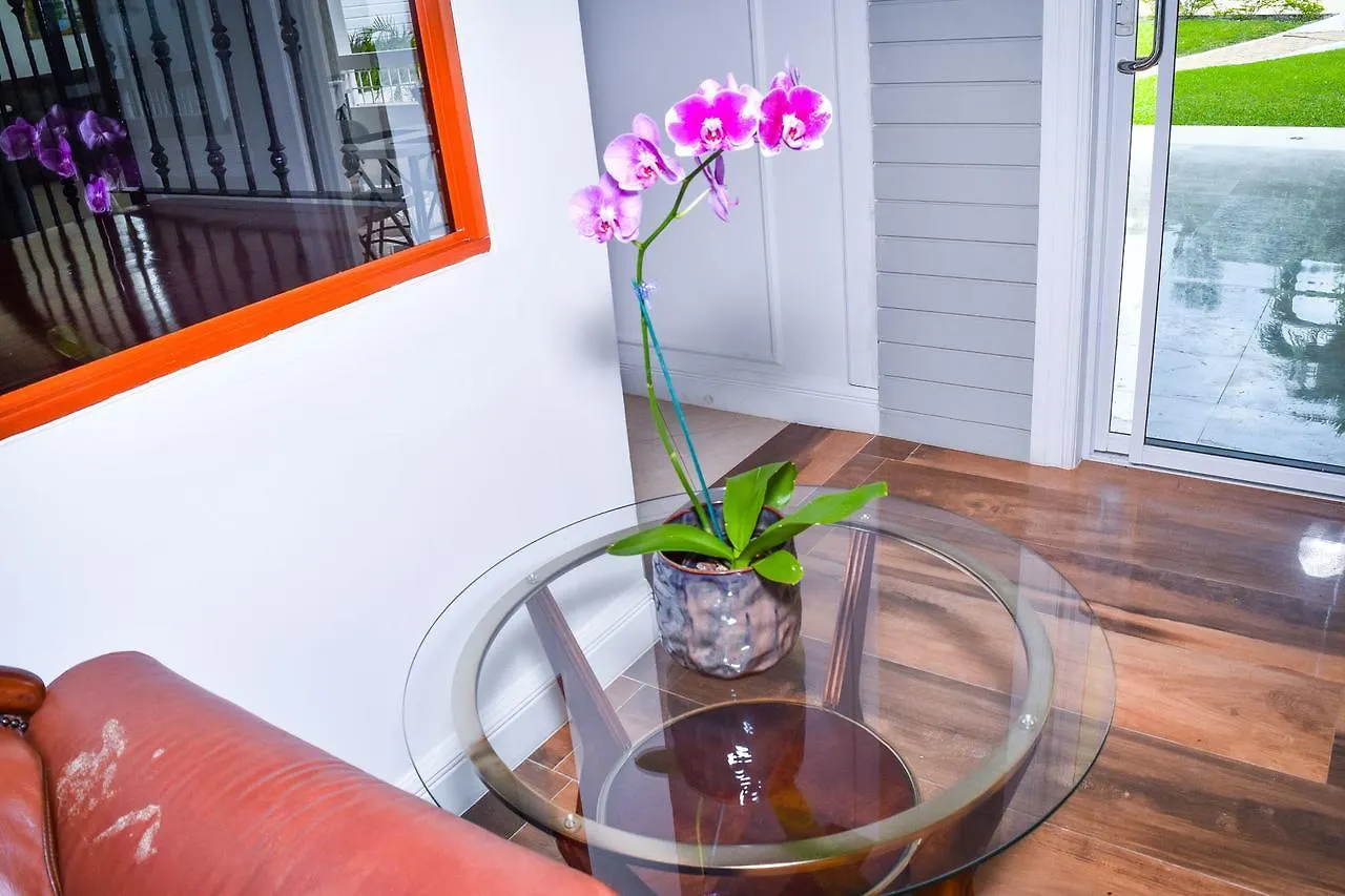 Bed and Breakfast Jamgolia Place Μαντεβίλ